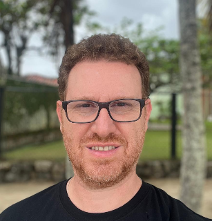 Dr. Estêvão Mellis